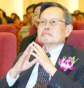杨振宁:中国大学须培养比尔盖茨