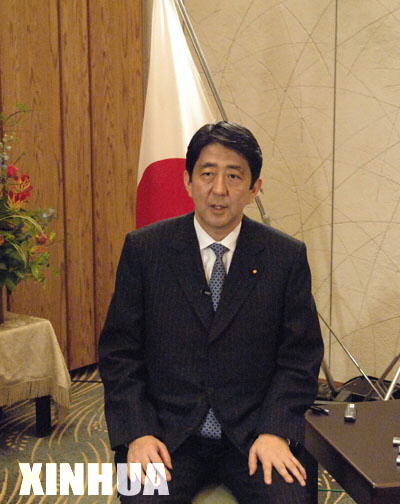 安倍:要大力推动日中关系发展