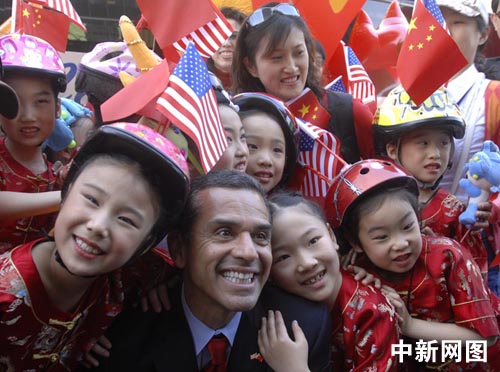 好莱坞星光大道劲吹中国风 赞叹中国文化