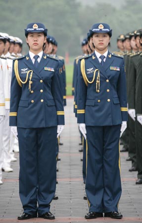 解放军启动史上最大规模三军换装