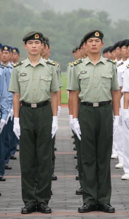 解放军启动史上最大规模三军换装