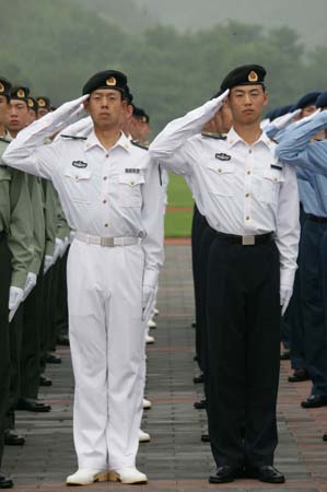 解放军启动史上最大规模三军换装