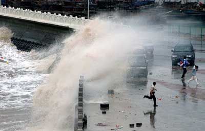 台风罗莎在浙江福建交界登陆