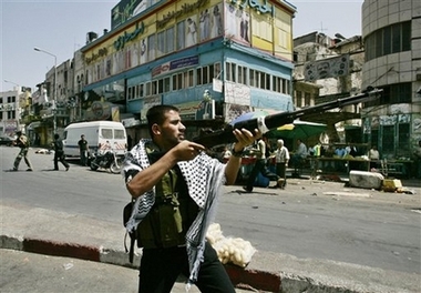 法塔赫"反攻"哈马斯议会