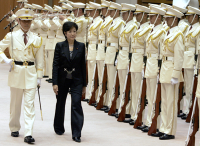 日本首任女防卫大臣就任