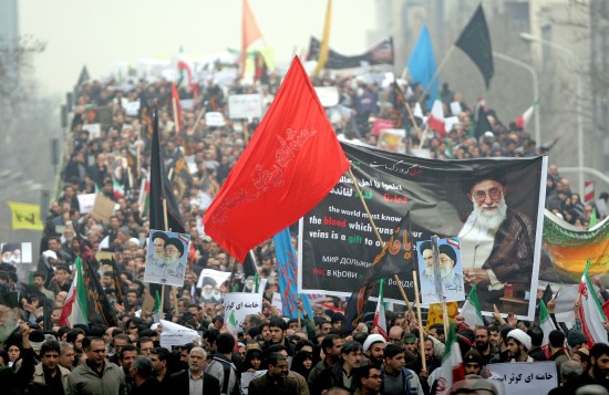 伊朗数万民众集会谴责反对派示威活动(组图)