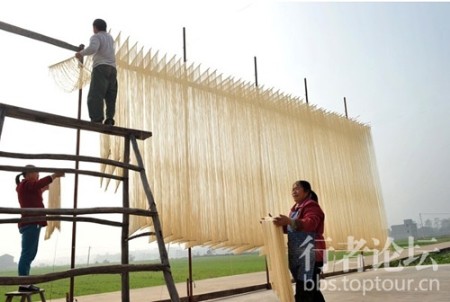 走进四川“挂面村” 看挂面是怎样做成的