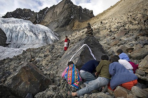 秘鲁“神圣冰川”在融化