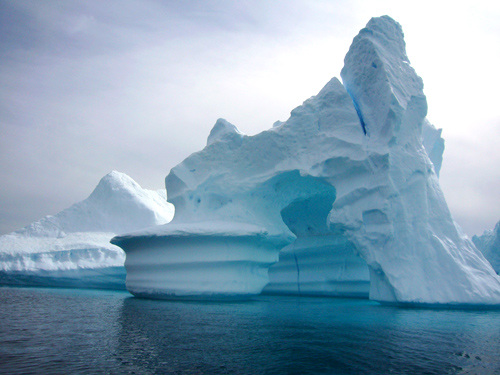北极冰川融化：峡湾