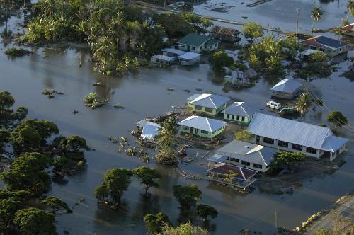 萨摩亚海啸183人丧生 新西兰老师讲述惊魂瞬间