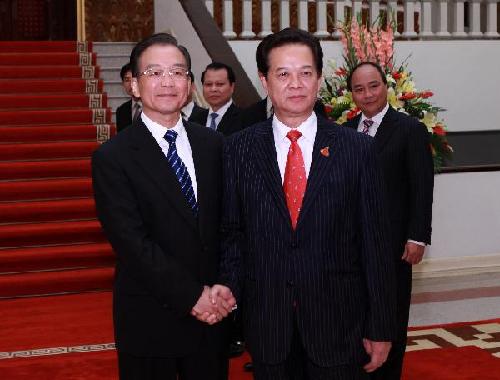 温家宝会见越南总理 强调妥善处理南海问题