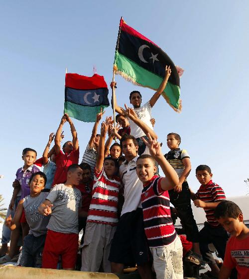 利比亚儿童庆祝反对派攻占首都