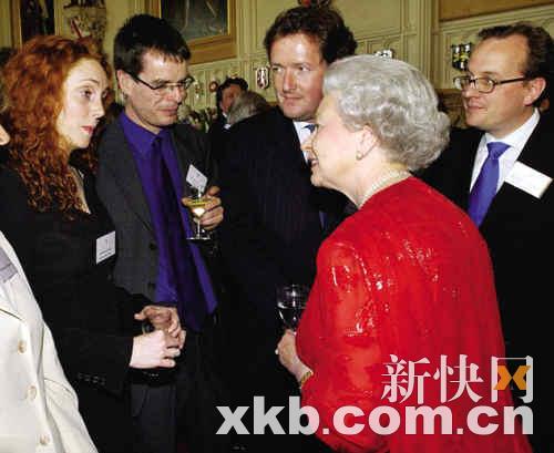 布鲁克斯:英国小报女王华丽蜕变记