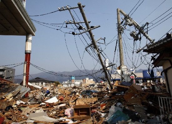 日本地震海啸灾区景象残破