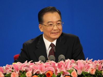 温家宝:本届政府任期内基本实现两保险制度全覆盖