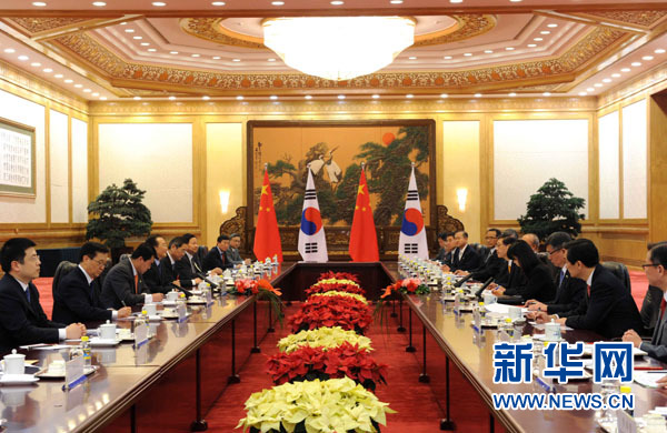 国务院总理温家宝与韩国总理金滉植举行会谈