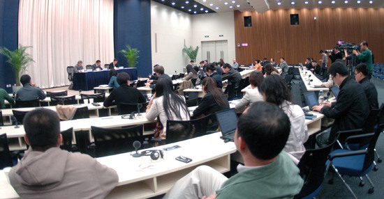 外交部就温家宝访问马来西亚、印尼举行中外媒体吹风会