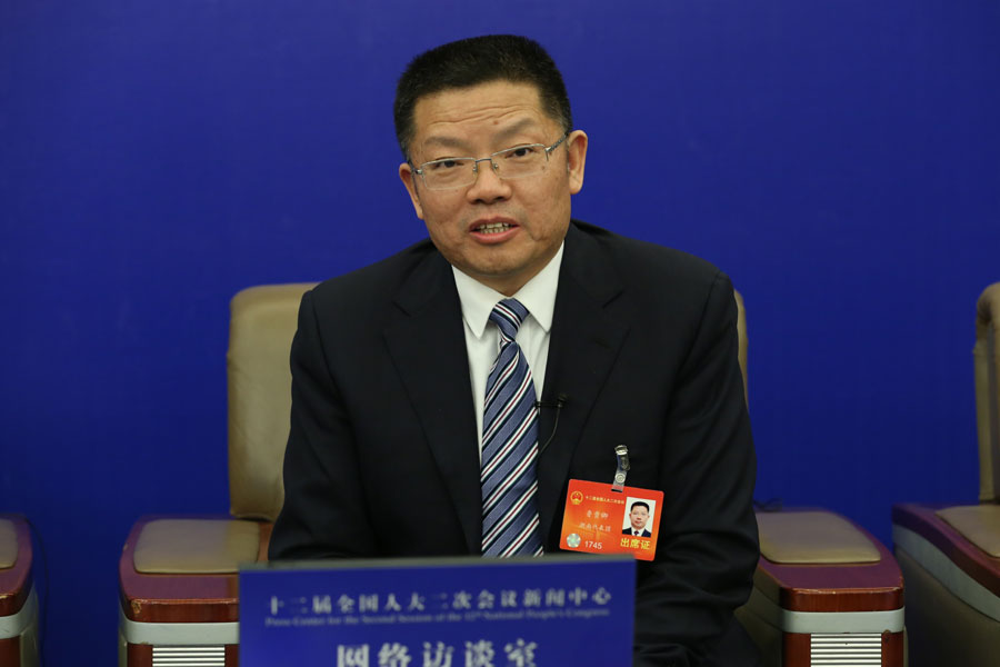 全国人大代表回答记者提问