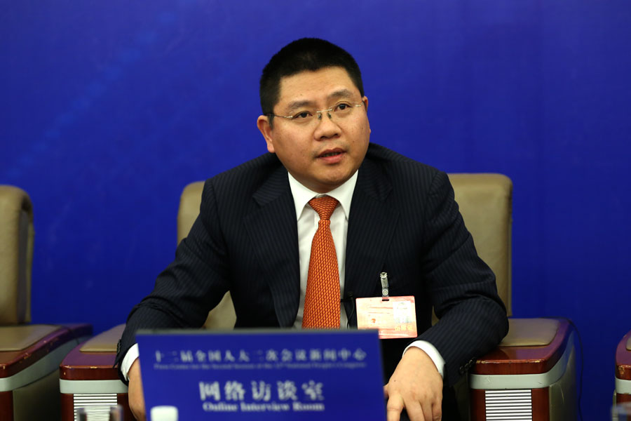 全国人大代表回答记者提问