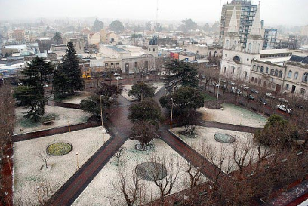极地寒流袭击阿根廷 多省份出现降雪