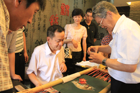 蜀绣大师彭世平：针尖上行走37年