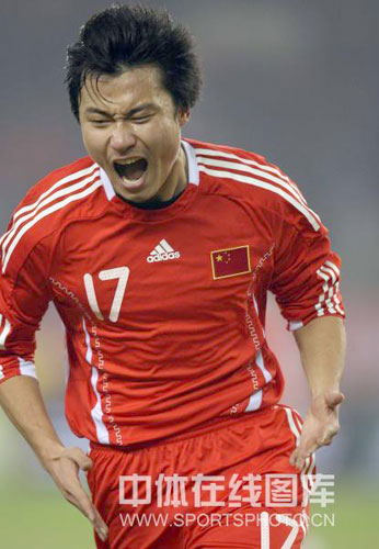 郜林帽子戏法3将出彩 国足6-1横扫越南视频评