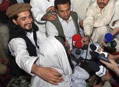 马哈苏德死讯引发塔利班两派火拼 新领导人被打死