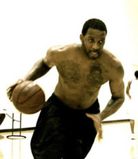 专家言火箭未来难靠黑豆 狂批麦迪表兄弟不敬