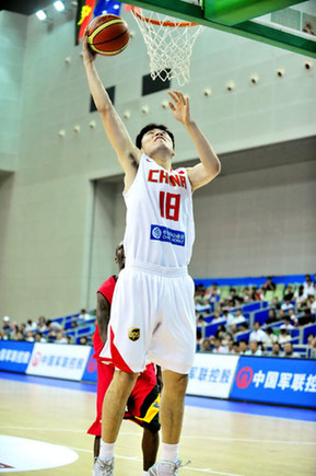 周鹏闪光中国艰难战胜安哥拉 尴尬收获斯杯季军