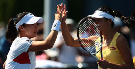 破发大战金花笑到最后 郑洁/晏紫晋级女双次轮