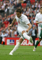 友谊赛-鲁尼争议点球兰帕德建功 英格兰2-1评