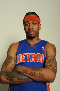 专家称山猫阵中缺进攻狂徒 签AI便可冲进季后赛