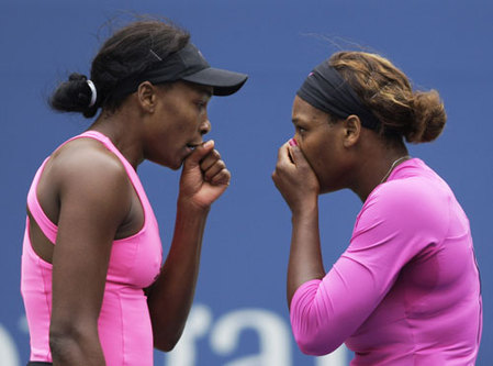 大小威苦战胜俄罗斯组合 率先晋级美网女双决赛