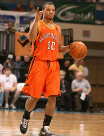 火箭队再度出手签两将 康罗单场53分创NBDL纪录