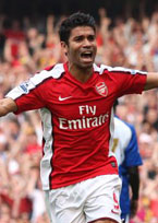 英超-小法破门铁卫梅开二度 阿森纳4-0维冈