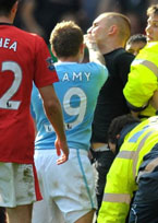 英超-欧文压哨绝杀 曼联三度被追平4-3曼城评