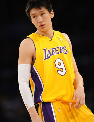 孙悦尼克斯选定球衣号码 新赛季将身披9号出战