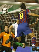 西甲-梅西两球伊布皮克破门 巴萨4-1桑坦德