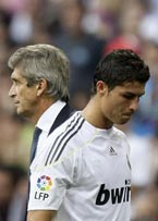 西甲-本泽马两球卡卡破门 皇马3-0取五连胜评