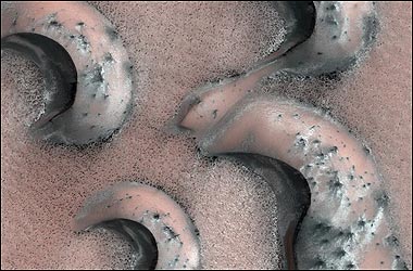 NASA提出新证据表明火星有生命 陨石中含细菌化石