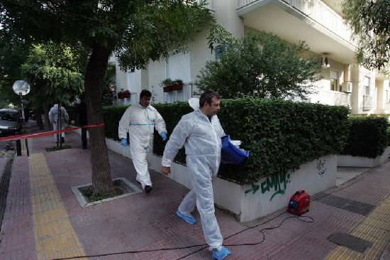 雅典连连接到炸弹包裹 议会外和多国使馆发生爆炸