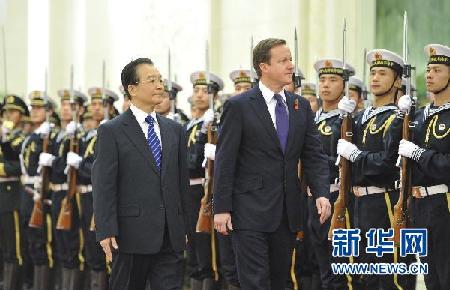 温家宝与英国首相卡梅伦举行会谈