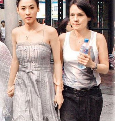 21位美女明星的极品漂亮妈妈