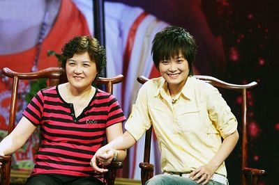 21位美女明星的极品漂亮妈妈