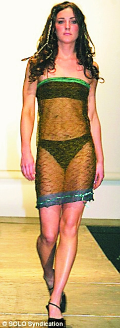 英准王妃“定情”透视裙将拍卖 有望达10万英镑高价