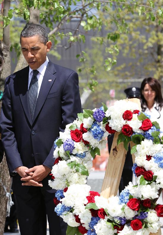 美国总统访问纽约世贸遗址悼念“9·11”逝者