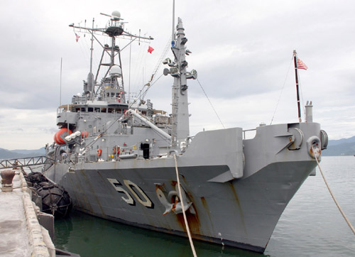 美军舰抵达越南岘港开始联合军事演练