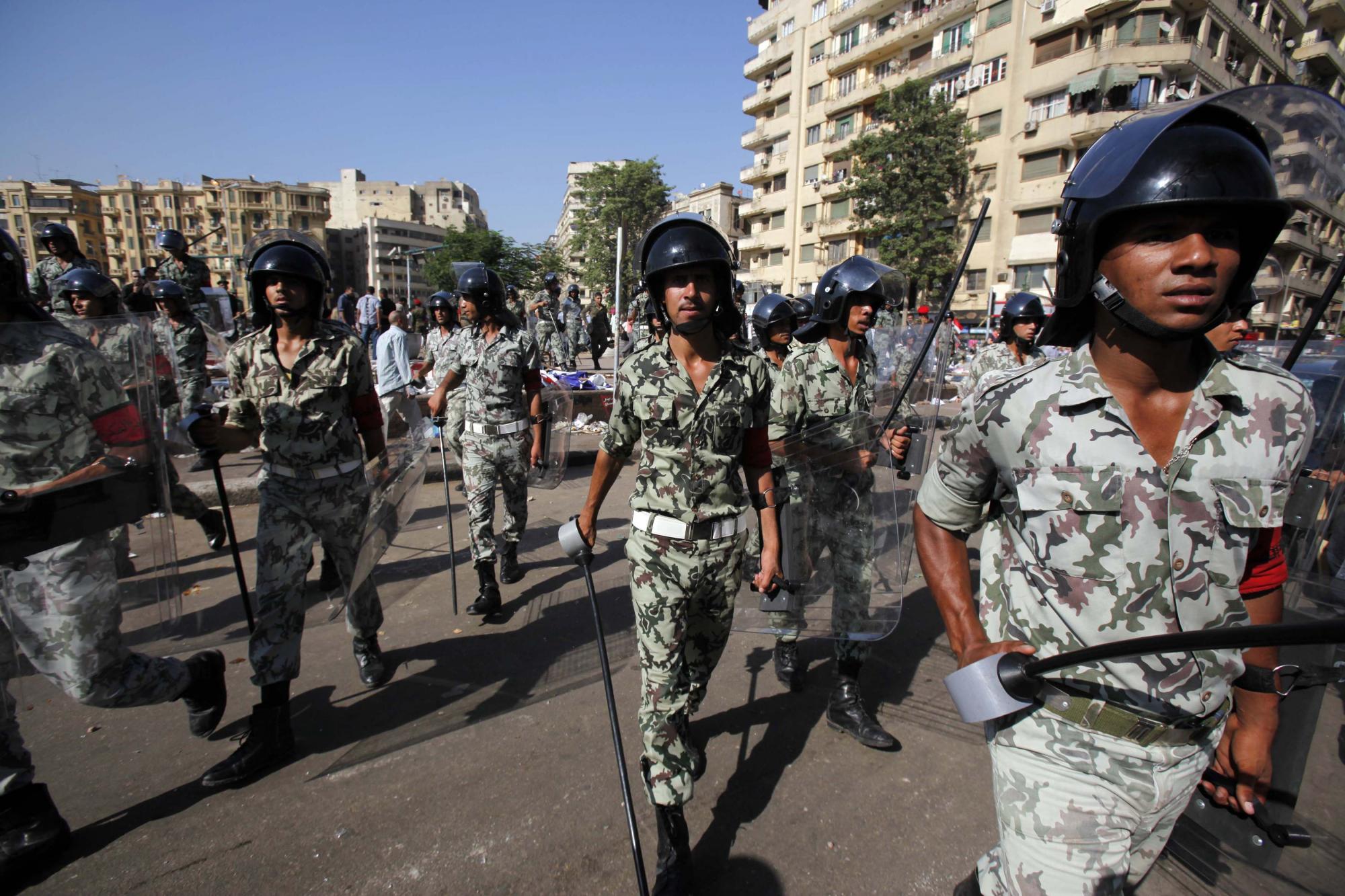 埃及前总统穆巴拉克或因身体原因延期受审 军方紧急“清理”示威者