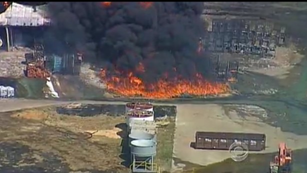 美国得州一家化工厂发生严重火灾 千人撤离