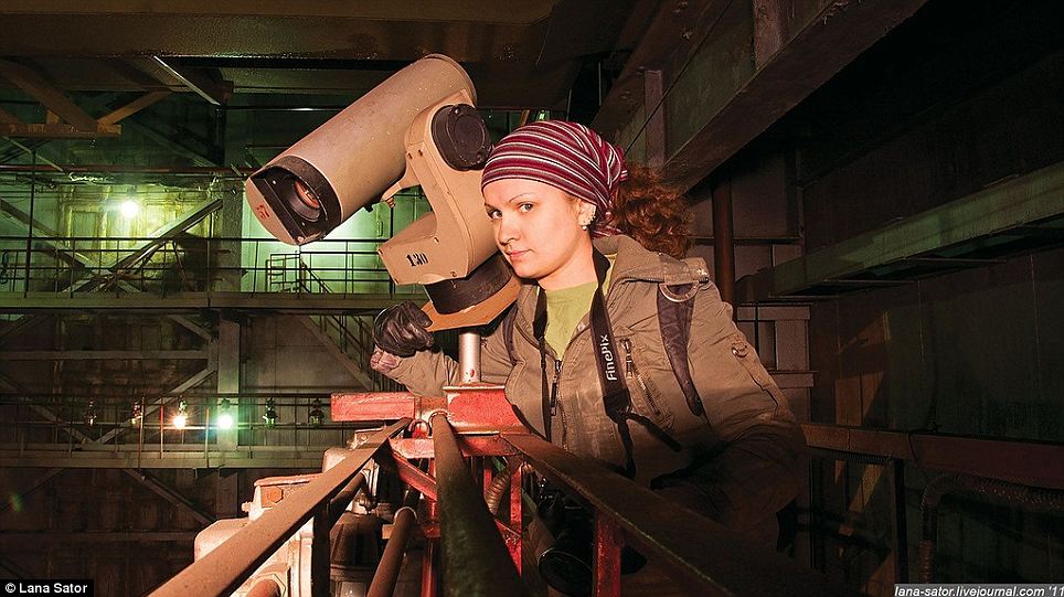 图:俄火箭制造基地无安保措施 女博主翻墙而入